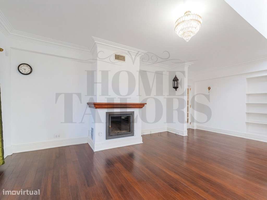 Refúgio de Elegância na Margem Sul: Moradia Única na Verdizela-6