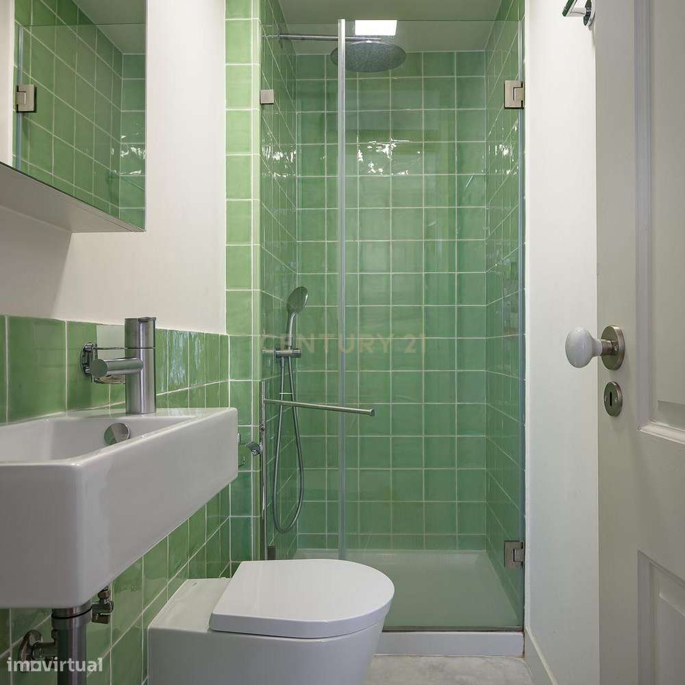 Apartamento T2 de Luxo com Varanda a Sul, Vista Rio e Prédio Totalment-18