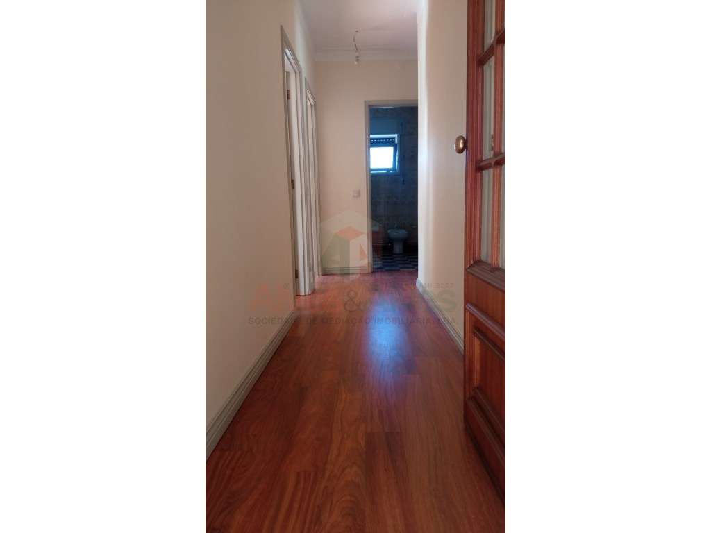 Moradia T5 de 4 frentes em Folgosa, Maia-9