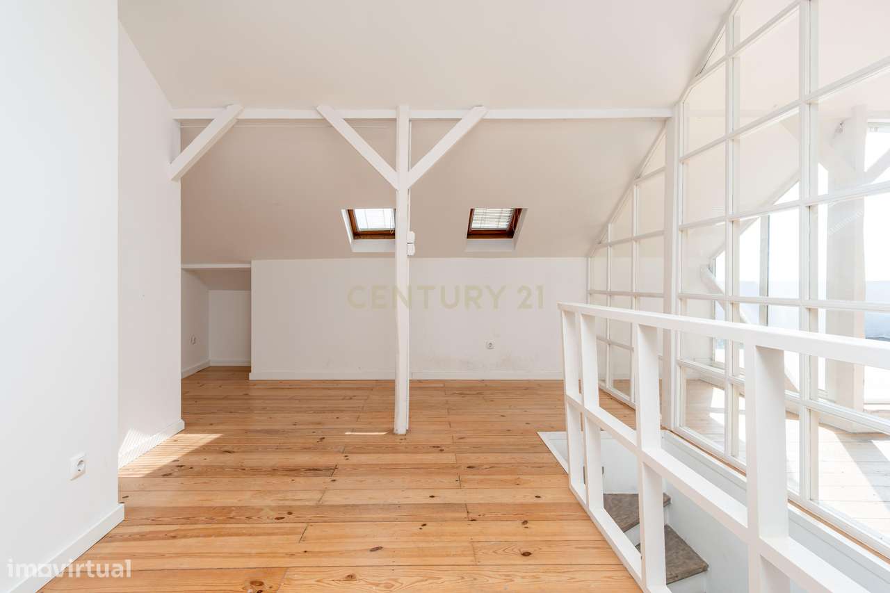 Espetacular apartamento T4 com vista deslumbrante sobre o rio Tejo – C-30