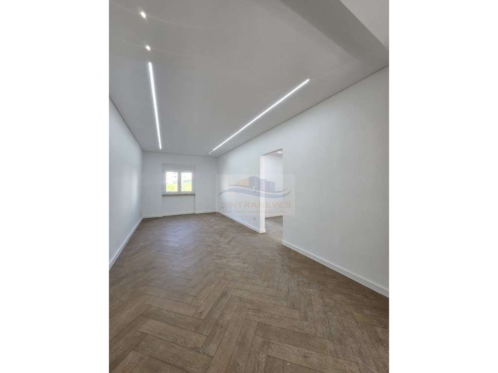 T3 Junto á Urbanização Vila Chã, com 2 WCS e Varandas - Totalmente ...-49