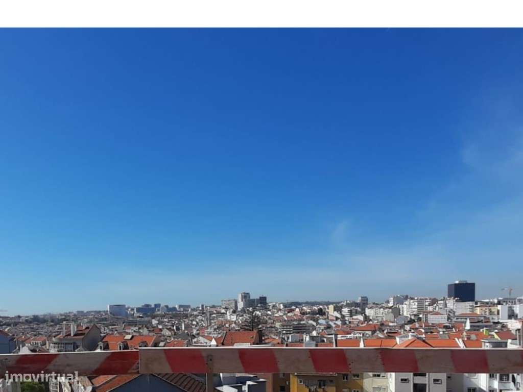 Apartamento com vista num condomínio com Jardim e piscina Arroios-35