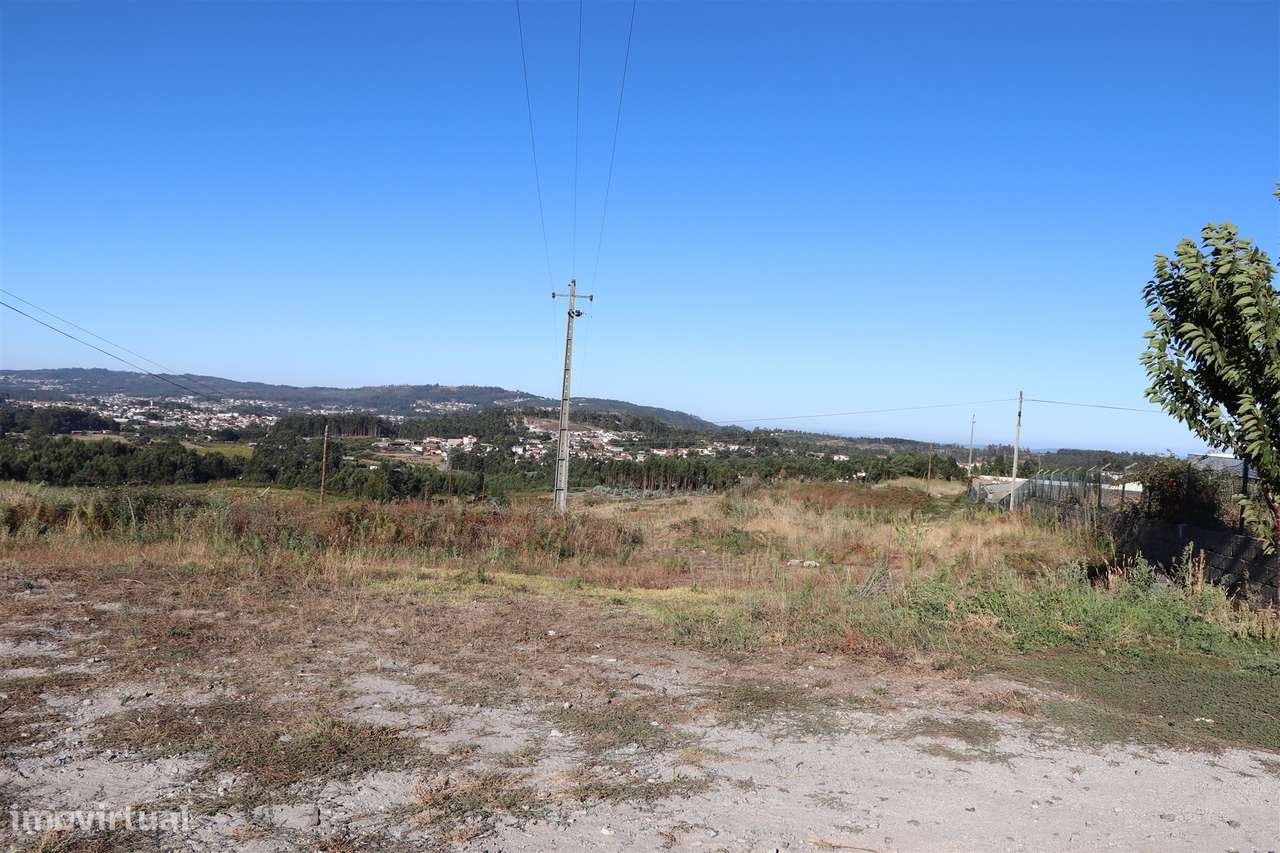 Lote de Terreno  Venda em Lustosa e Barrosas (Santo Estêvão),Lousada - Grande imagem: 2/11