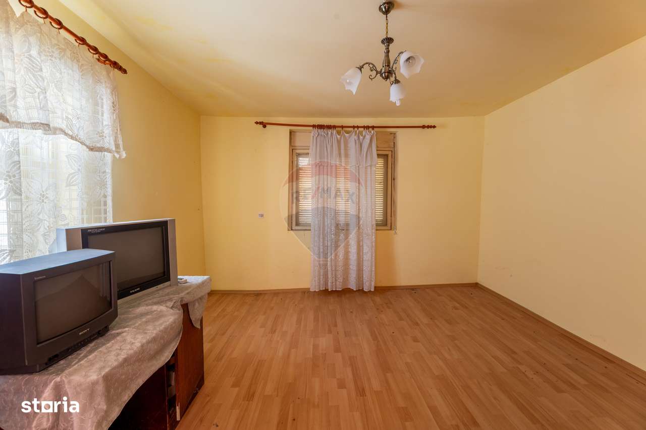 Casă cu 3 camere si teren 2196 mp de vânzare in Covasant,Arad - Imagine principală: 5/11