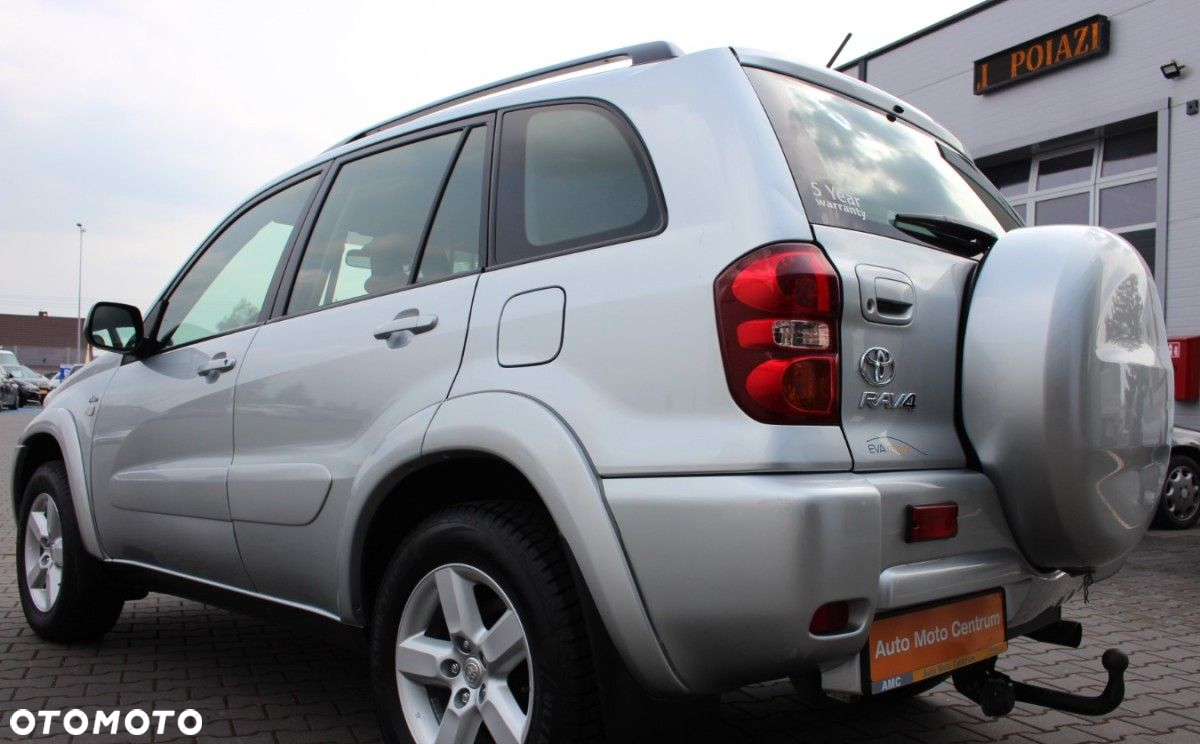 Toyota RAV4 - 8