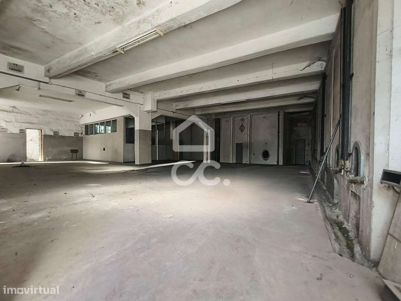 Armazém / Prédio com Potencial de Investimento em Águas Santas – Maia-10