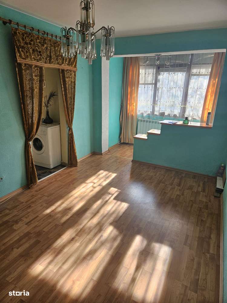 Apartament 3 camere zona Primaverii /Scoala 12 , etaj 4 cu sarpanta-4