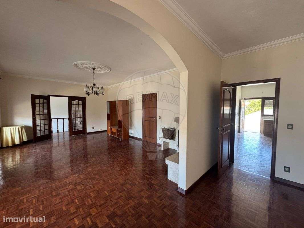 Moradia T5 para venda-17