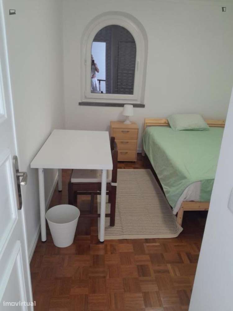 Quarto - localizado em Parede Lisbon - Grande imagem: 4/10