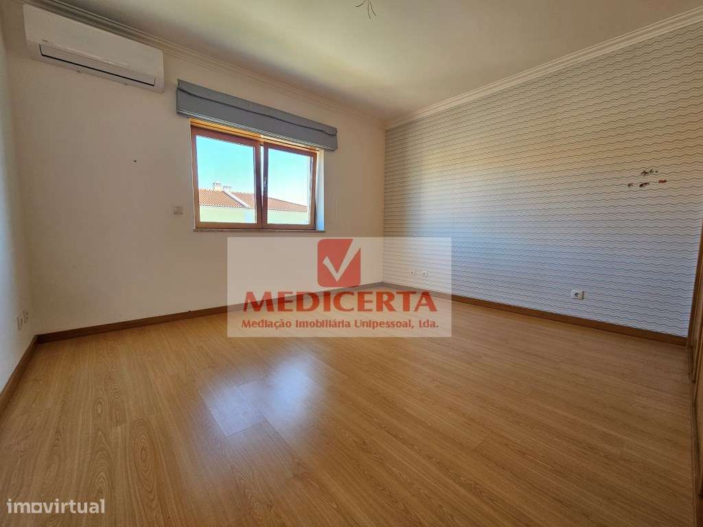 Algueirão - Moradia/Isolada T5 + Logradouro 350m² + Garagem-23
