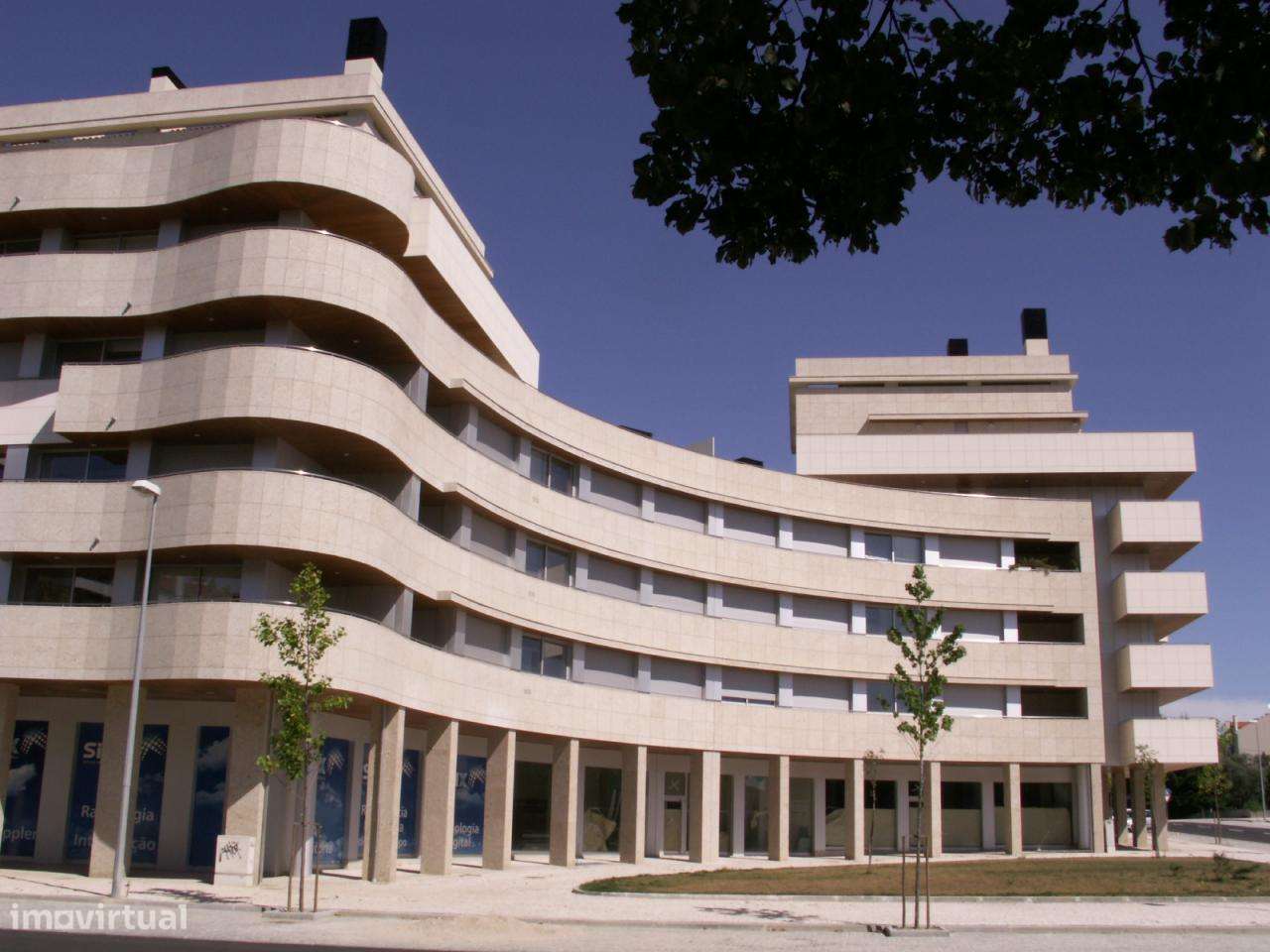 Loja ampla com wc e estacionamento - Edifícios Viriato II - Grande imagem: 5/11