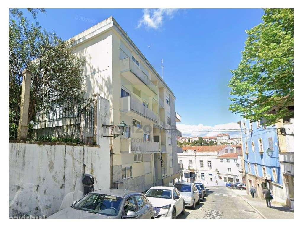 T4 Amplo e luminoso na zona história de Abrantes - Grande imagem: 3/11