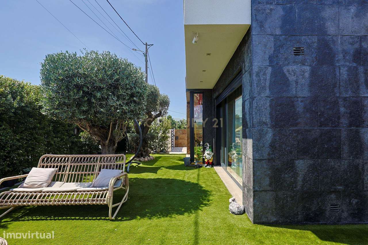 Moradia de Luxo | Duas Master Suites | Piscina de Água Salgada-45