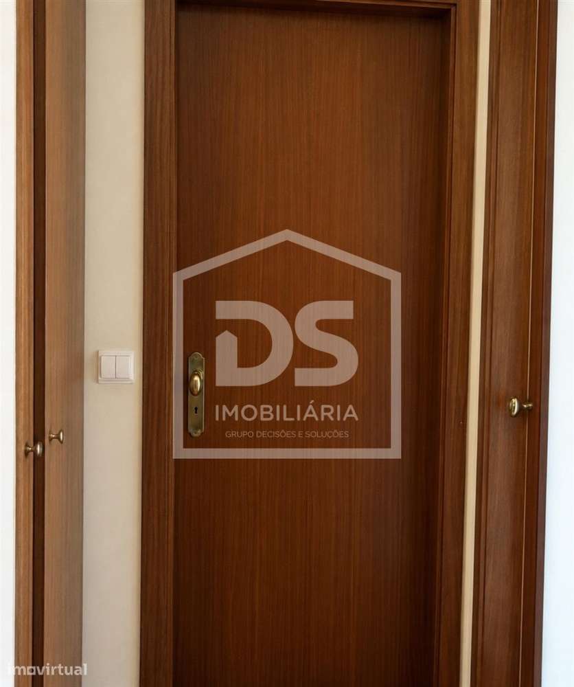 Moradia T4 Premium com Terraço e Garagem - Godim-16