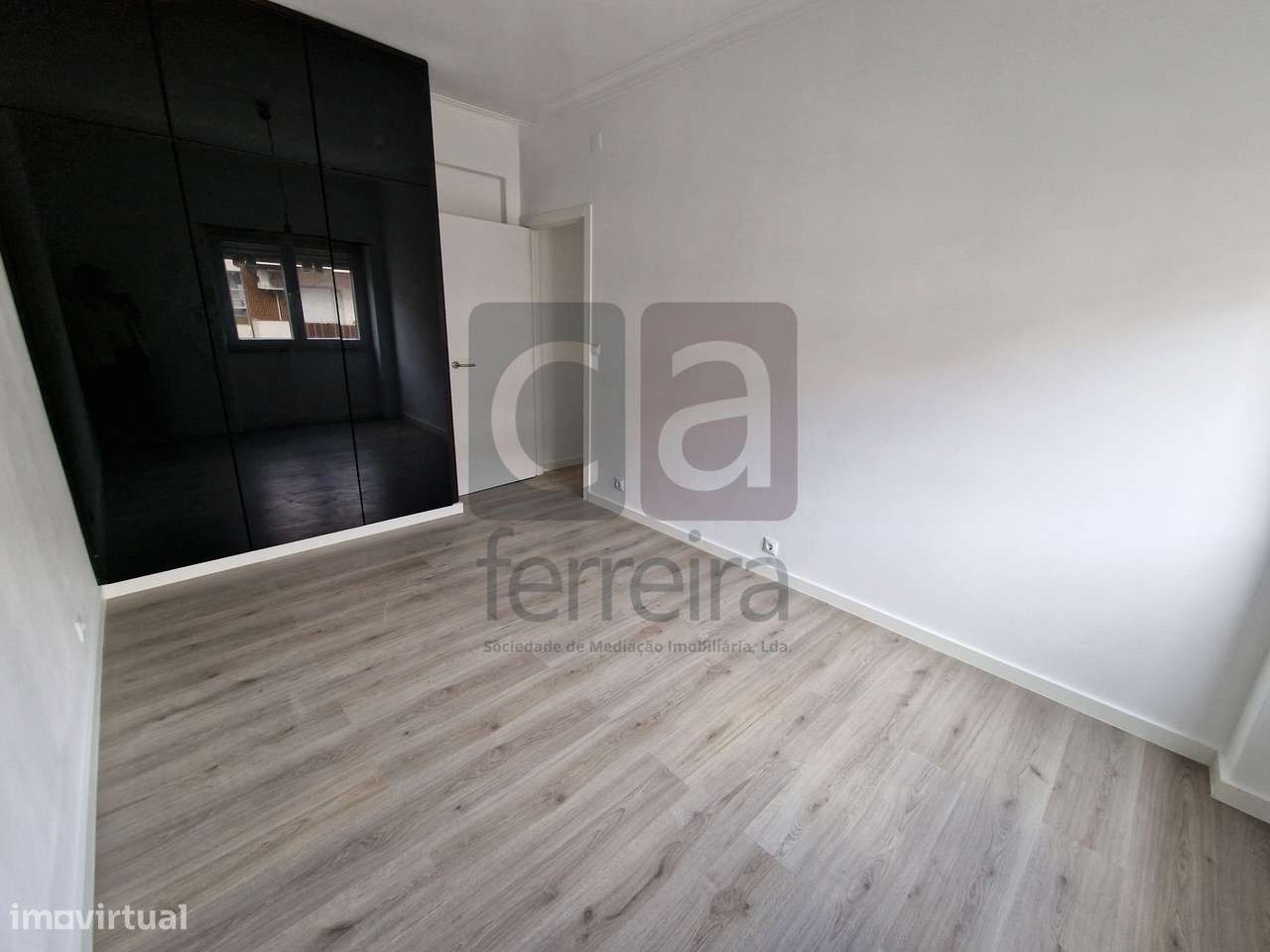 Apartamento T2 todo remodelado junto ao Shopping santarem-24