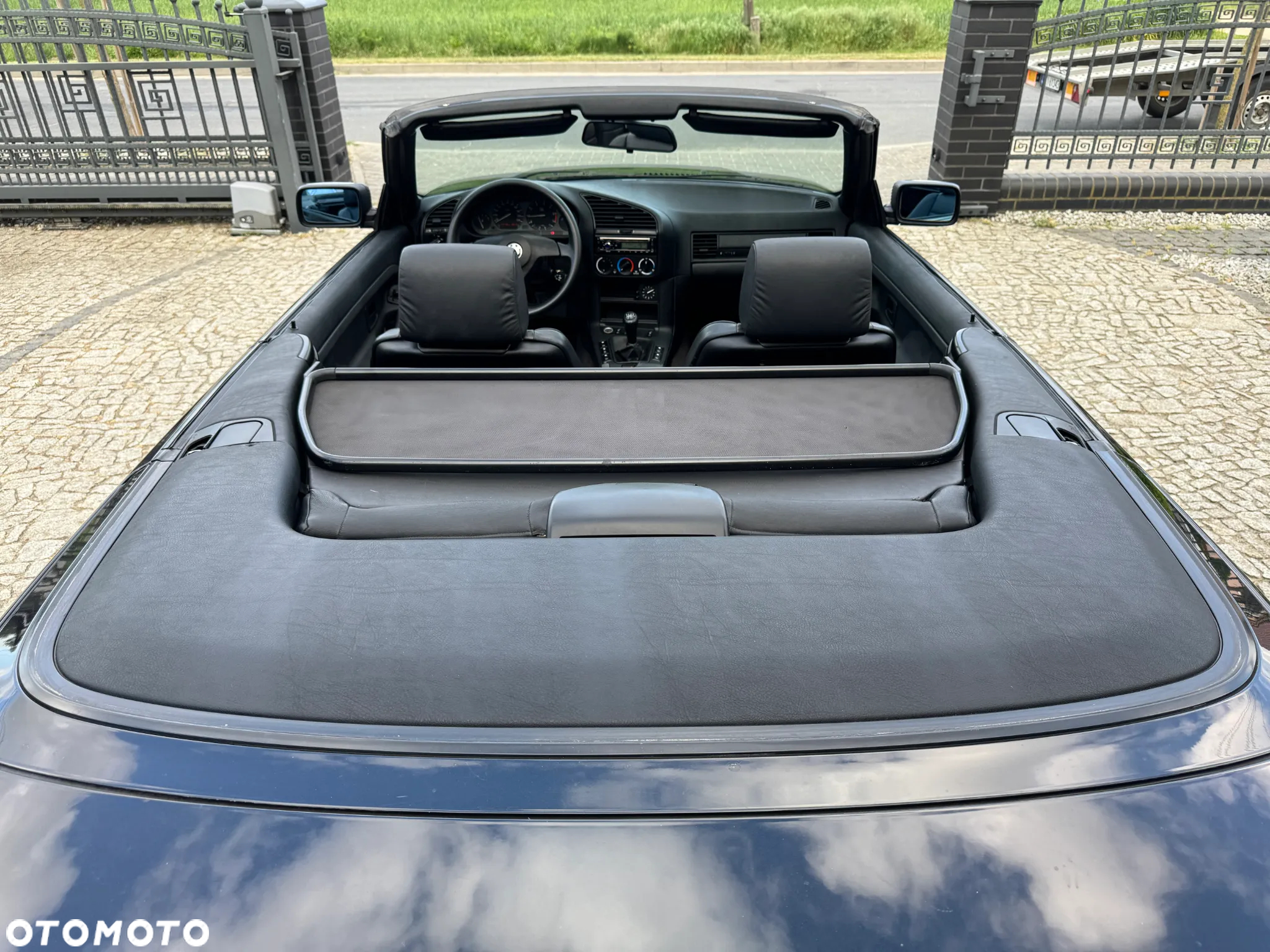 BMW Seria 3 318i Cabriolet - 34