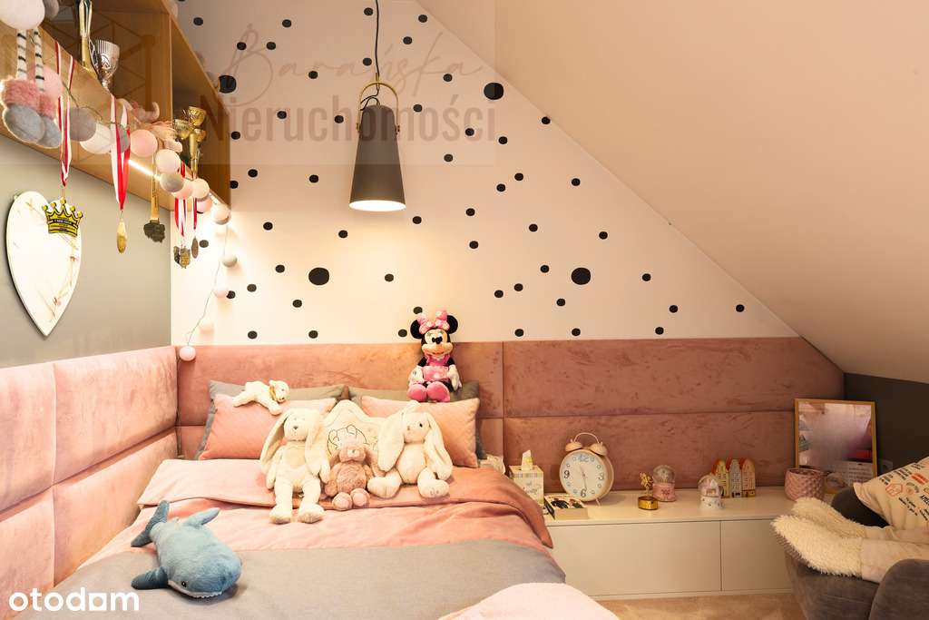 Wyjątkowy dom wolnostojącym z pięknym ogrodem-8