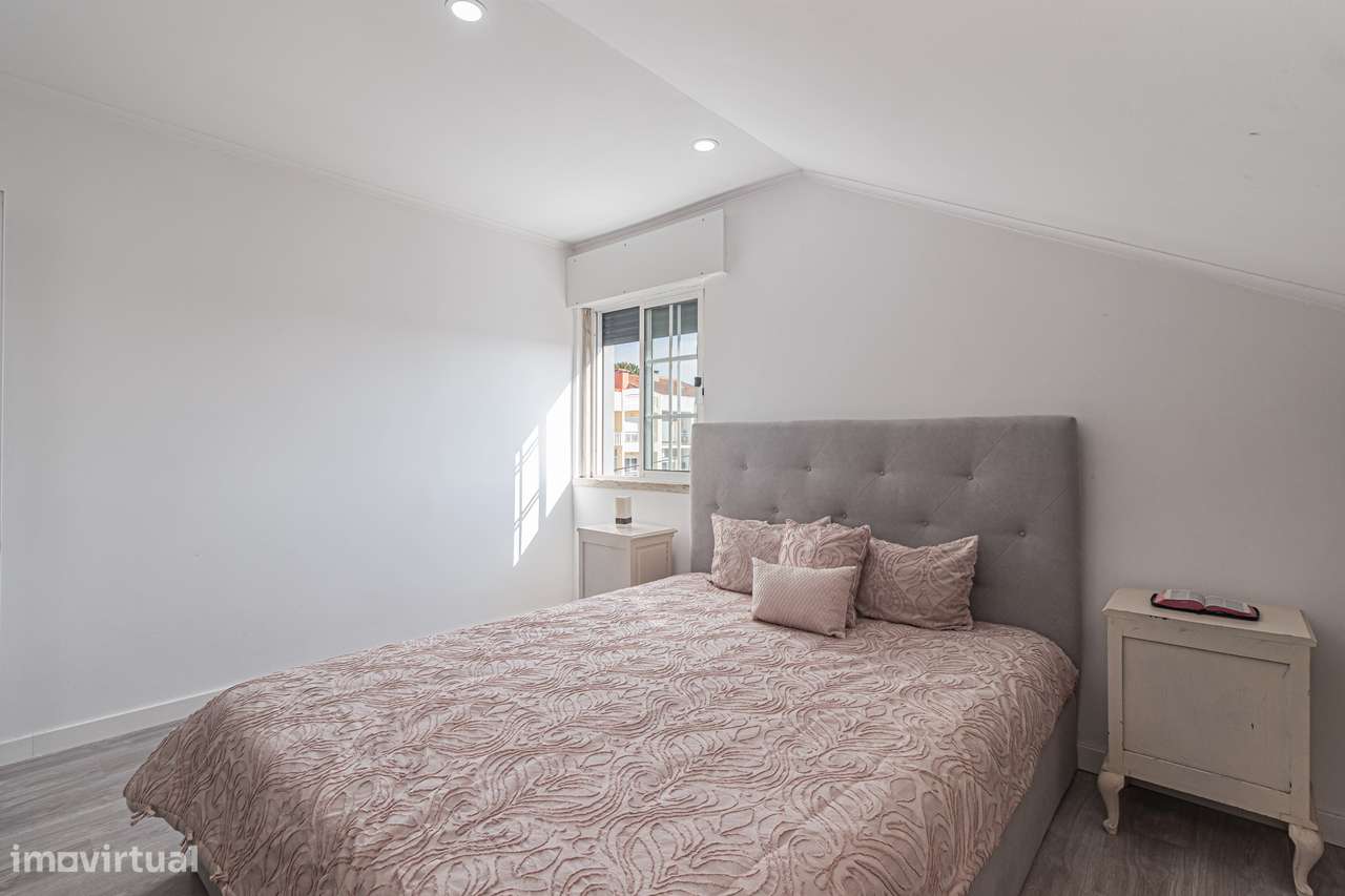 Moradia Isolada T4 com piscina  em Pinhal Frades, Fernão Ferro-33