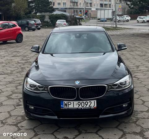 BMW Seria 3 328i Touring Sport Line - 2