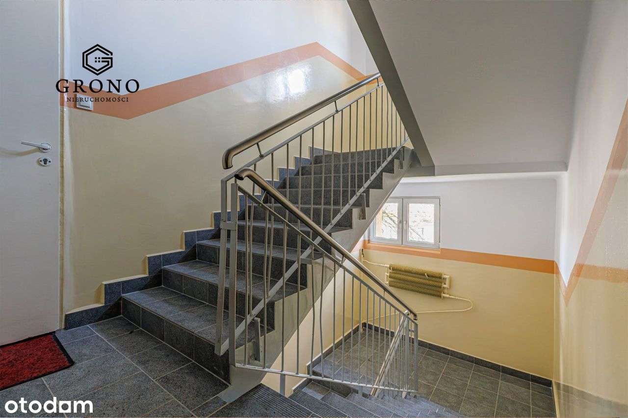 Na sprzedaż 2 piętro, ul. Antoniukowska 22a-8