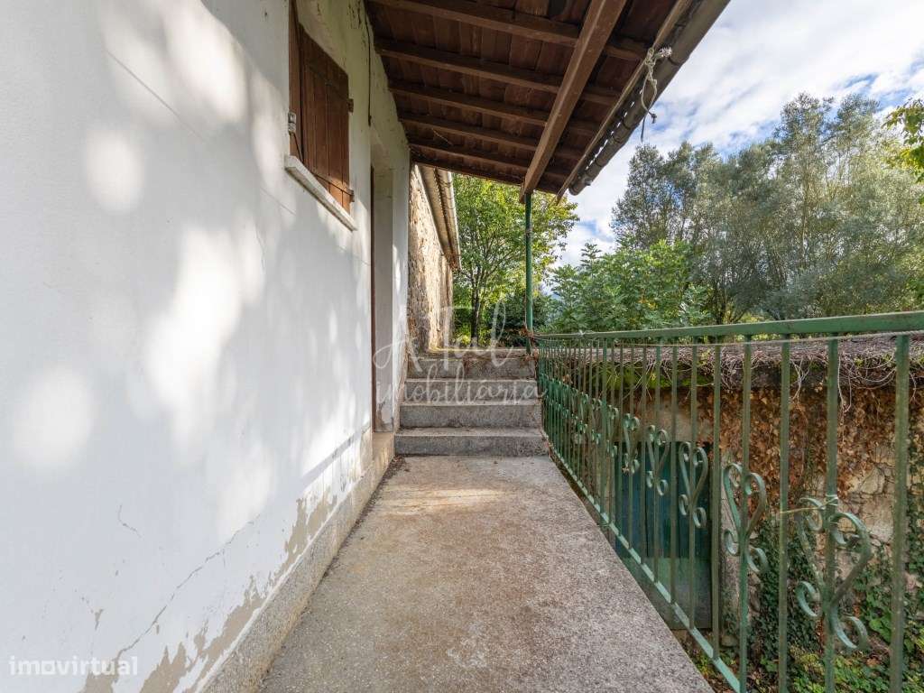 Moradia para Remodelar com 4 Quartos e Lote de 750m² na Correlhã, P... - Grande imagem: 4/16