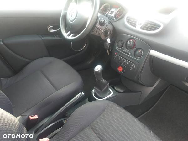 Renault Clio 1.2 TCE Authentique - 21