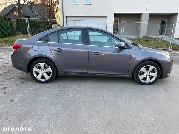 Chevrolet Cruze - 4