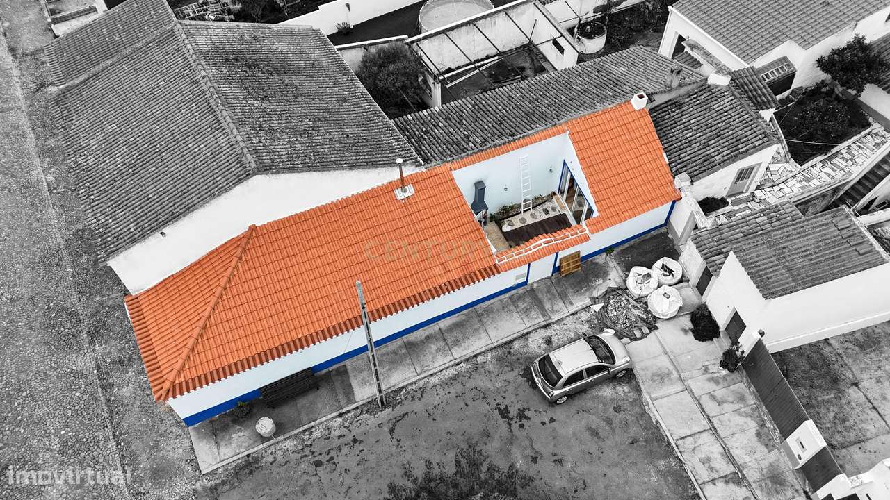 Moradia T1+1 Recuperada com Quintal em Entradas - Grande imagem: 2/22