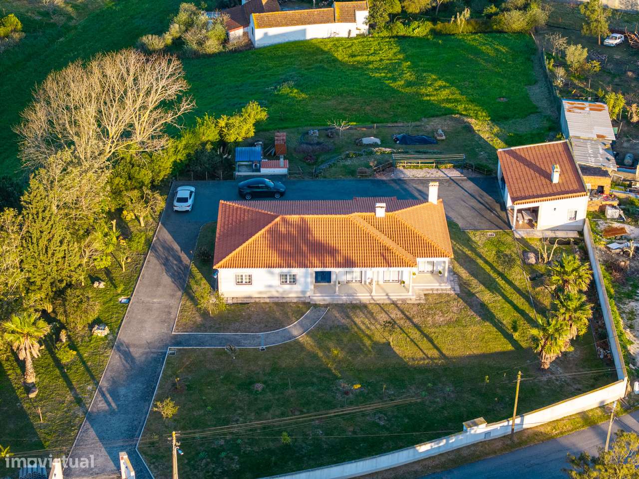 MORADIA T4 TÉRREA + GARAGEM + TERTÚLIA-0