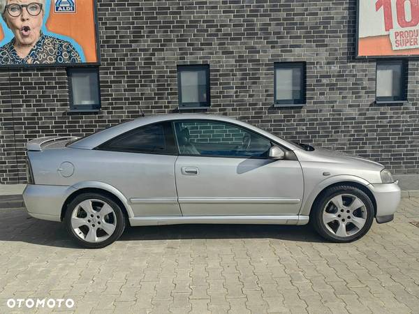 Opel Astra II 2.2 Sport - 33