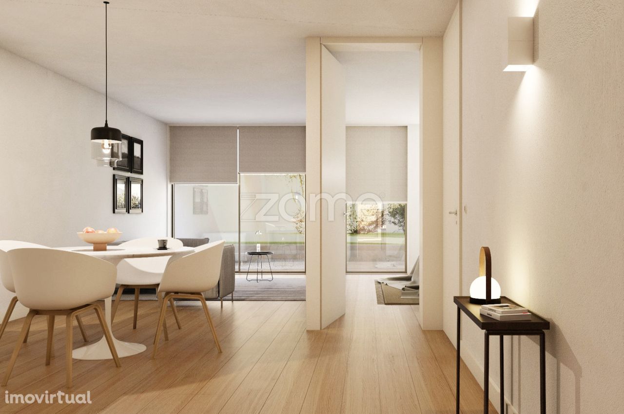 Apartamento novo T2 com 83m2 e uma varanda de 7m2, Porto.