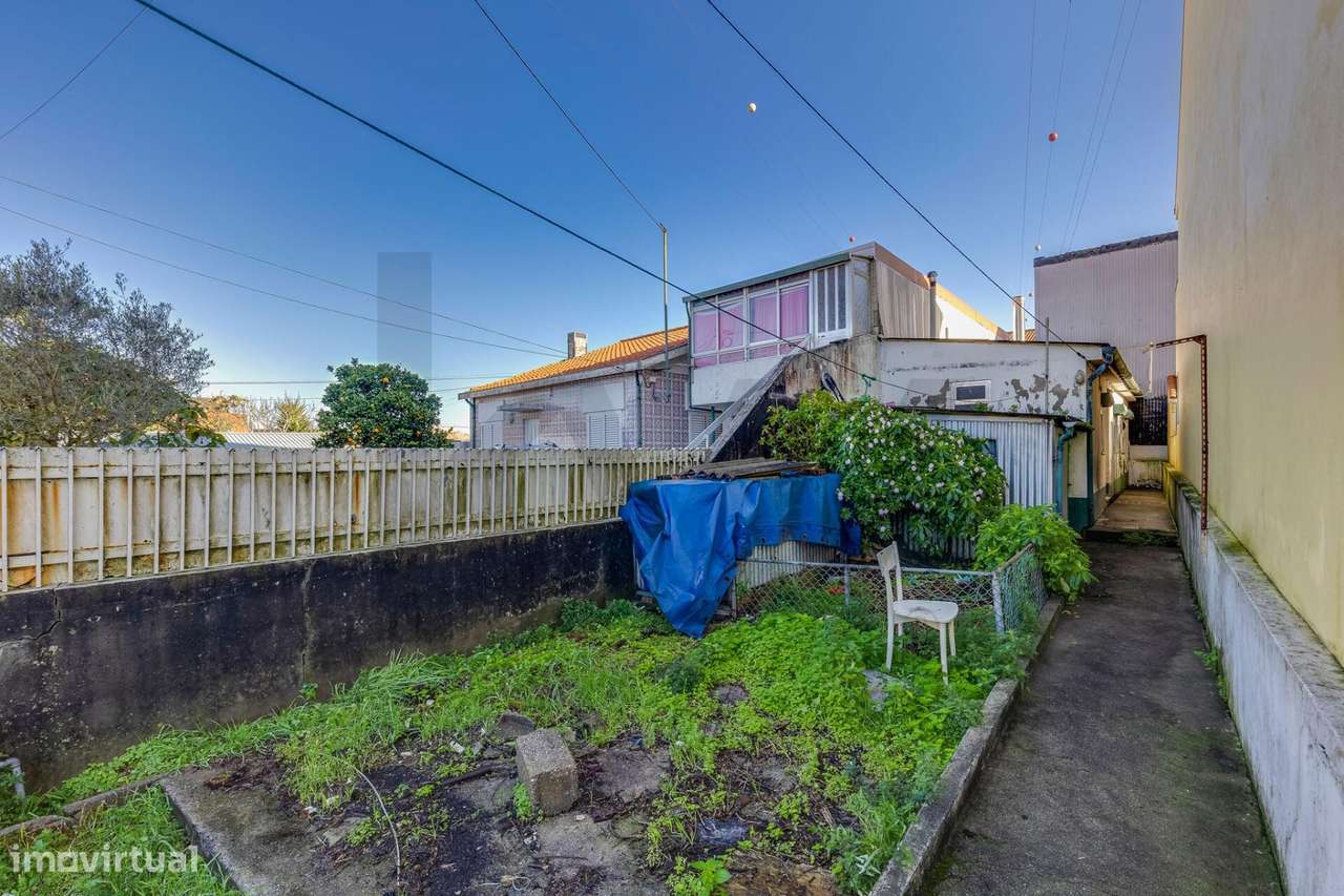 Moradia T1 para Reabilitação – Leça da Palmeira - Grande imagem: 2/37