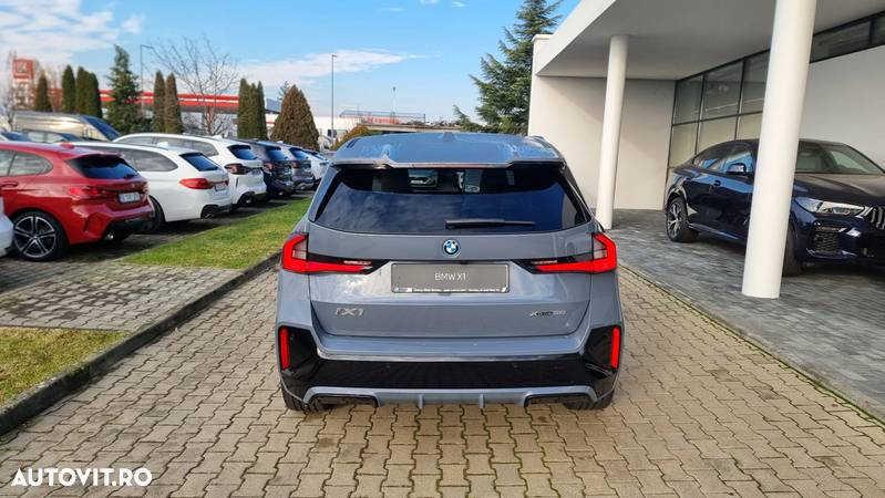 BMW iX1 xDrive30 M Sportpaket - 5