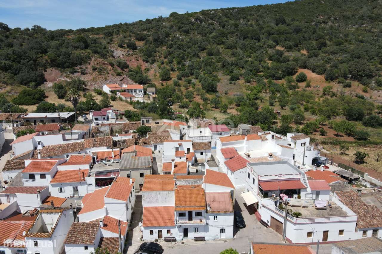 Moradia T3 com dois andares, em Penina, Benafim, Loulé - Grande imagem: 1/33