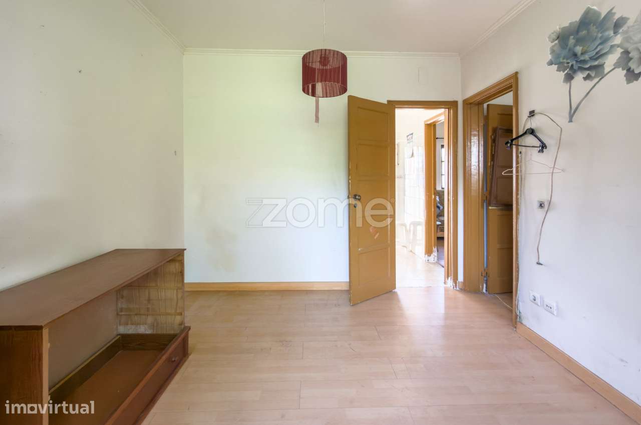 Moradia T1 + 1-21