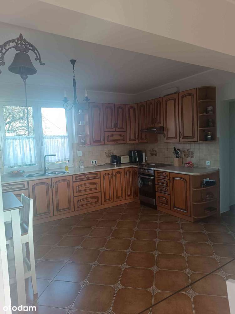 Przestronny dom z garażami i dużą działką - Pełny obrazek: 5/20