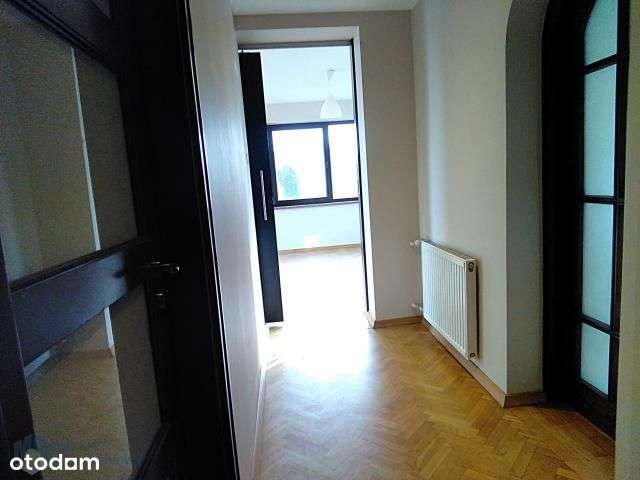 Lokal idealny dla rodziny lub na siedzibę firmy!-12