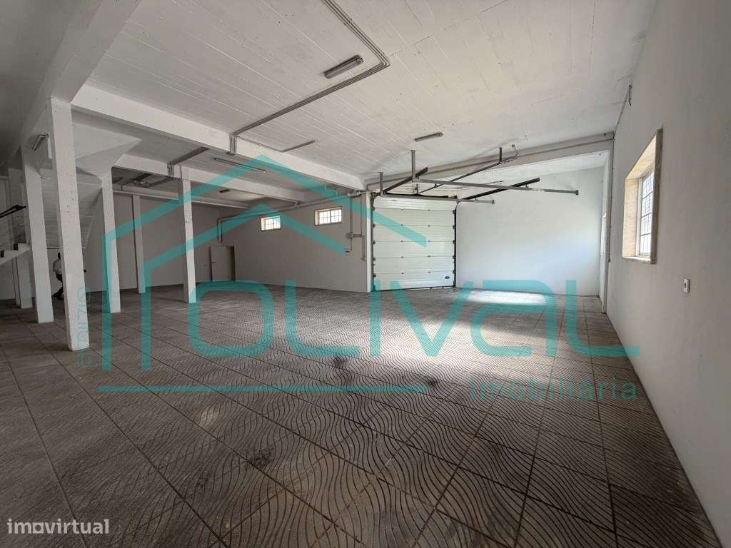 Moradia Tipologia T4 com Garagem e Logradouro-31