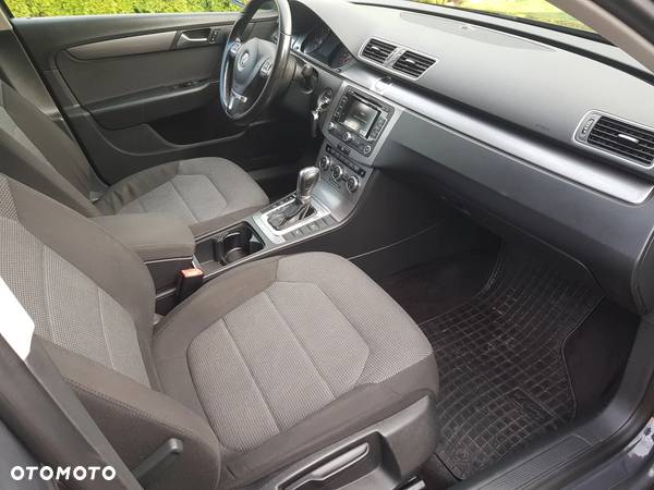 Volkswagen Passat 2.0 TDI Comfortline DSG - 23