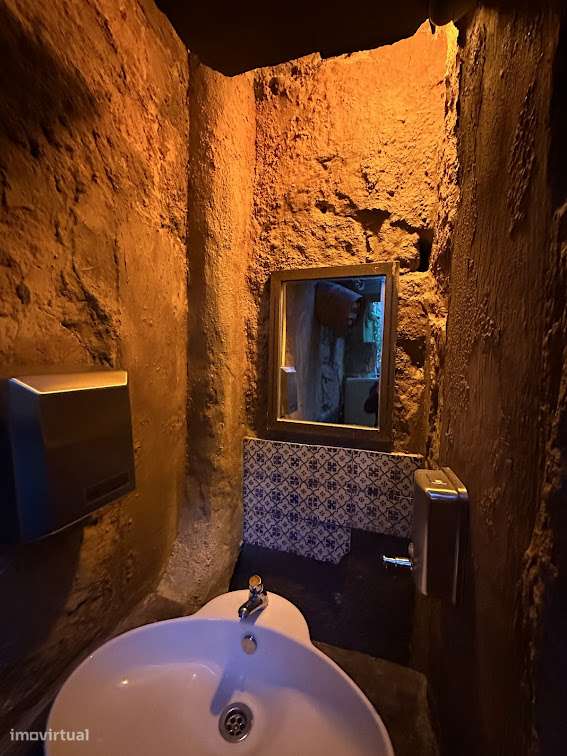 TRESPASSE COM ARRENDAMENTO  ESPAÇO BAR/RESTAURANTE BAIXA PORTO - Grande imagem: 5/22