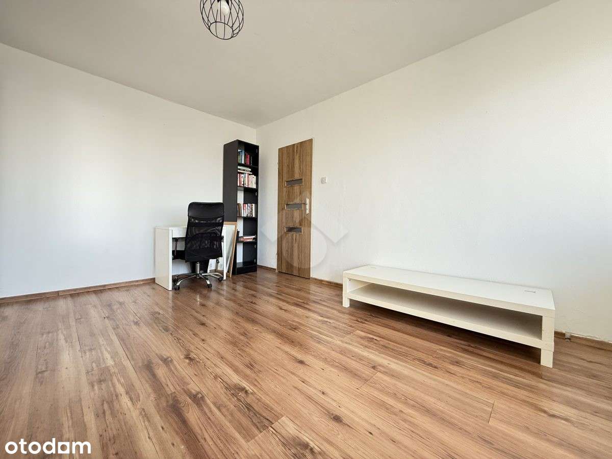 2 pokojowe mieszkanie z osobną kuchnią i balkonem! Widok na Kraków!-2