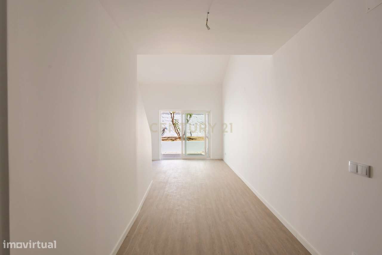 Moradia T2+1 no Centro Histórico de Setúbal com Logradouro - Grande imagem: 3/43