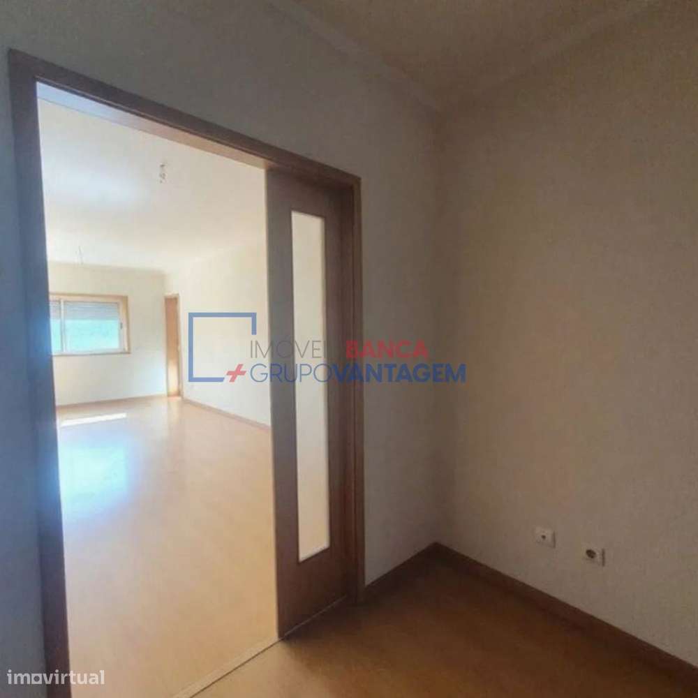 T2 com Terraço, Varanda, Elevador e Garagem em Ermesinde| 273 000,00€ - Grande imagem: 3/14