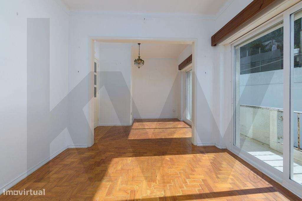 Apartamento T2 com varanda, vista cidade e estacionamento privativo – - Grande imagem: 5/25