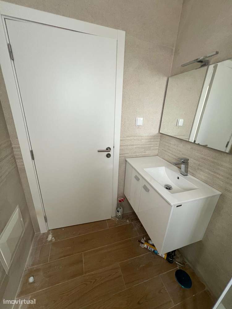 Moradia T2 Pronta a Habitar no Centro de Fátima - Preço Negociável-35