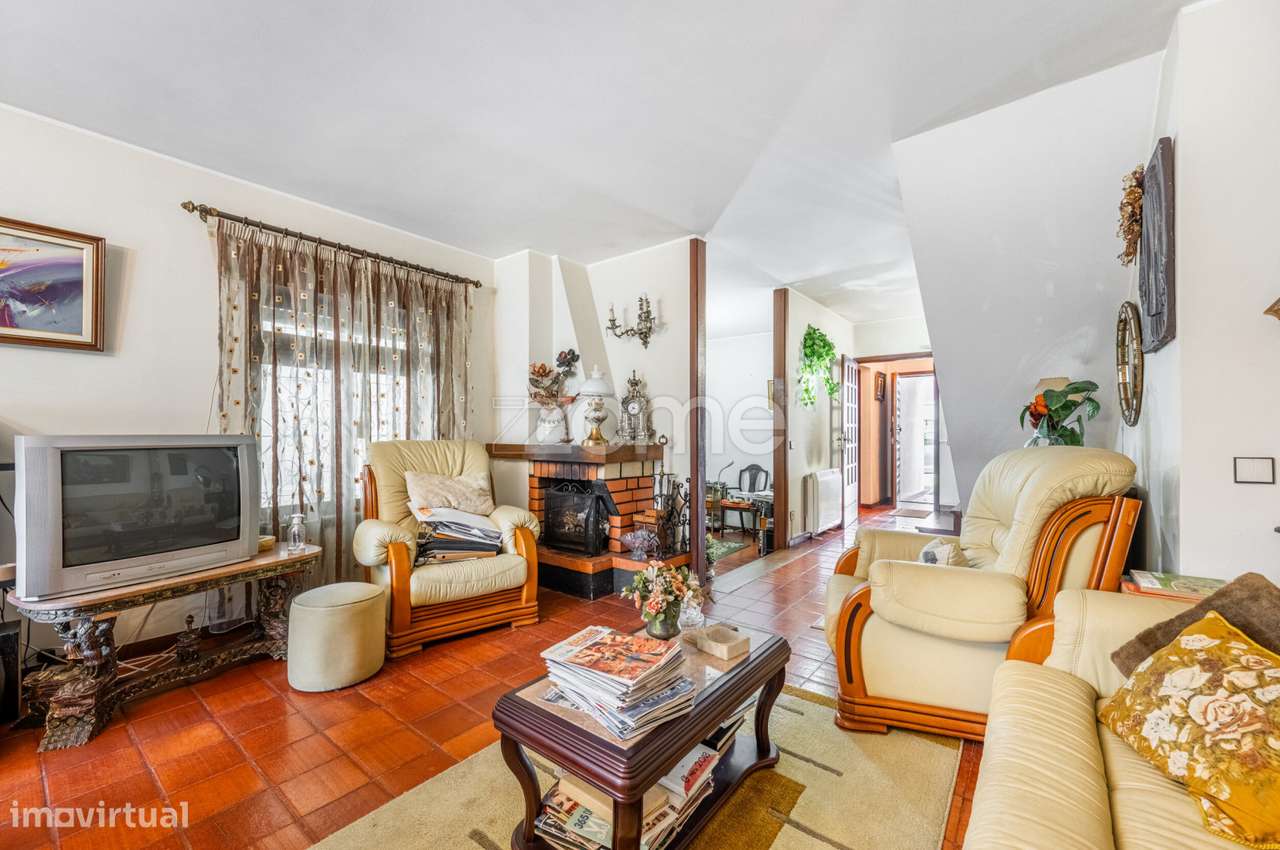 Moradia T4 em Banda em São José de São Lázaro, Braga-13