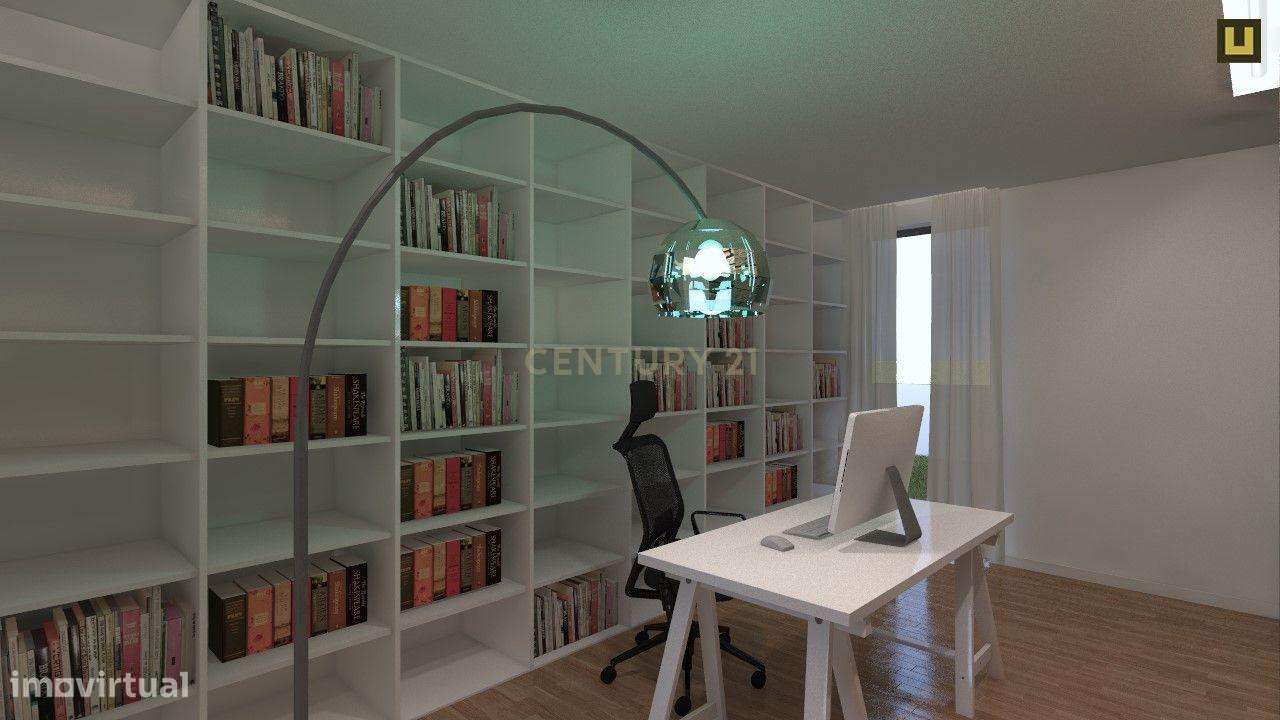 Lote de Terreno - C/ Projeto aprovado para moradia T3-4