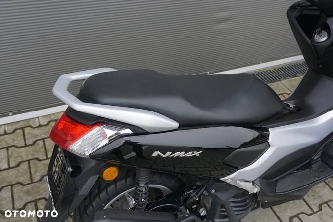 Yamaha NMAX - 14