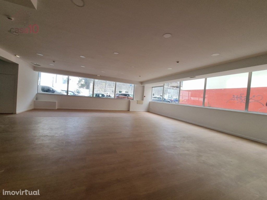 Vende-se loja junto ao El Corte Inglés, Lisboa