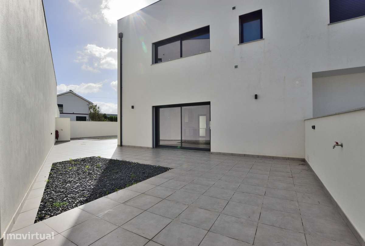 Moradia T4 c/ Certificação Energética A+ | Aveiras de Cima-17